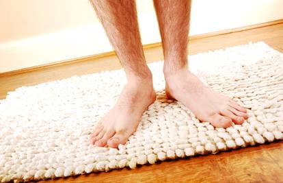Tepih iz kupaonice perite svaka dva tjedna, evo kako ga prati