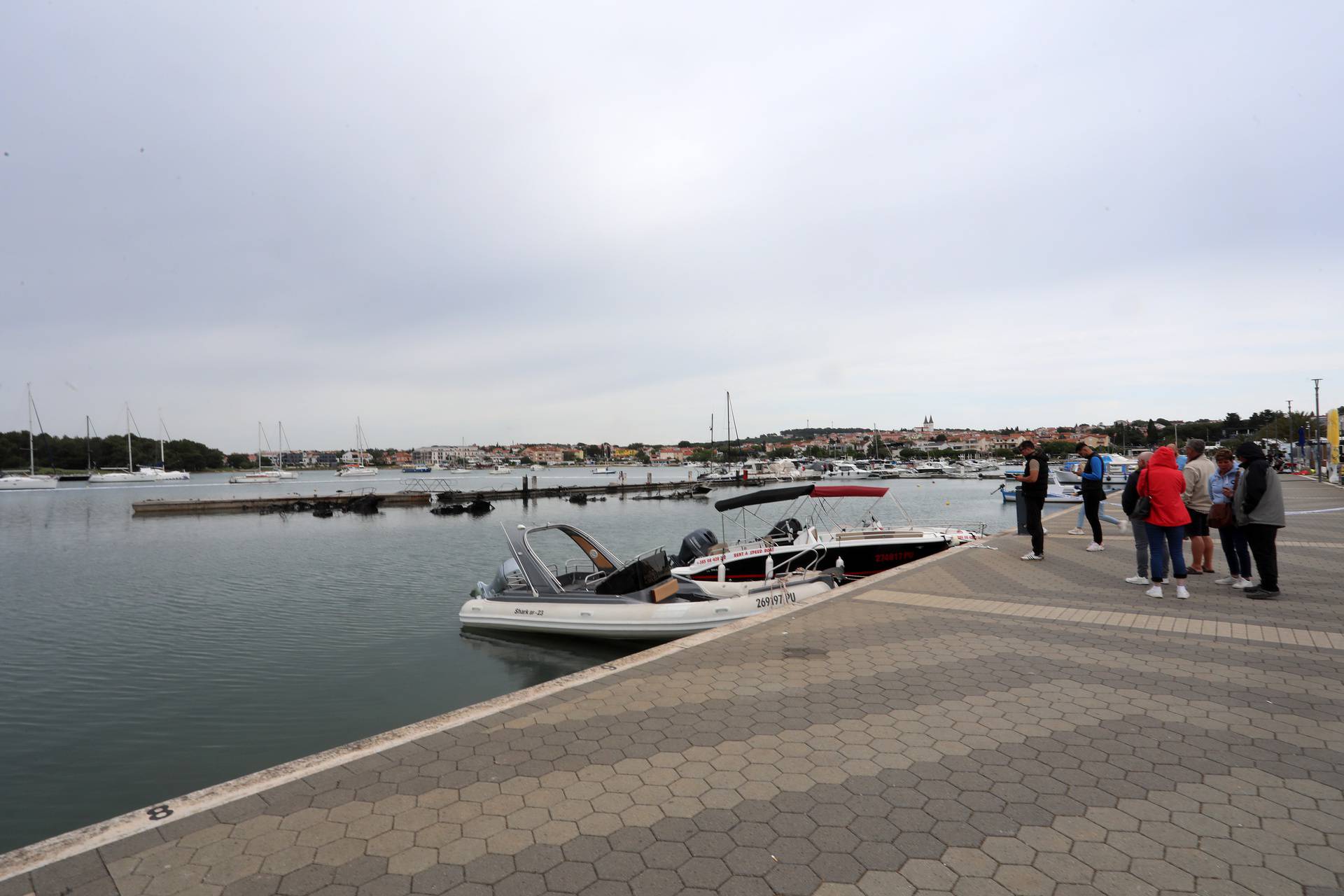 Medulin: Požar na brodovima u marini.