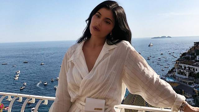 Kylie Jenner fotkala se za novi Playboy: Pozirala potpuno gola