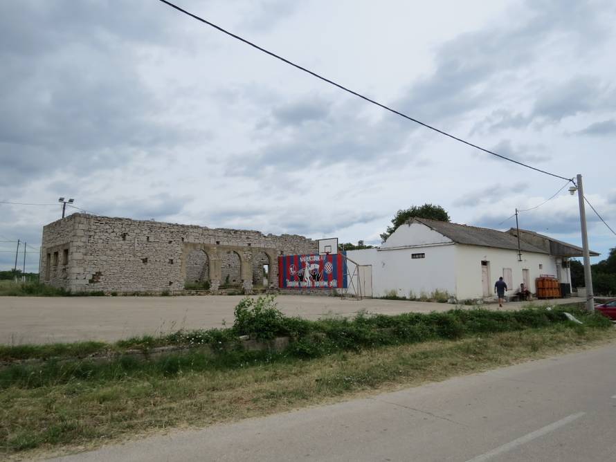 U Subašićevu selu: 'Uđite, sve ovo je moj Danijel napravio!'