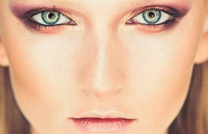 Trik za lakše kreiranje crne linije oko očiju: Kratki pokreti omogućuju bolju preciznost