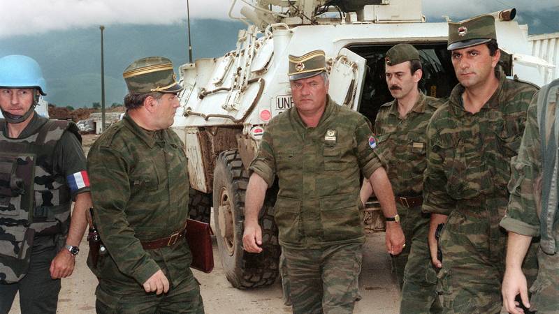 Koljač Mladić vraćen u pritvor. Doktori nisu utvrdili moždani