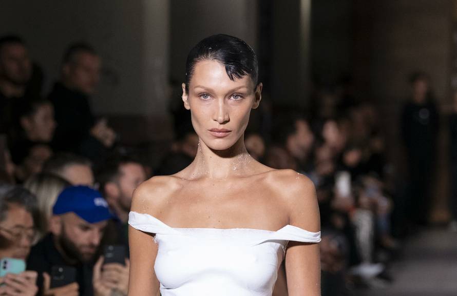 Bella Hadid at COPERNI SS23 runway during Paris fashion Week on September 2022 - Paris, France. 30/09/2022
