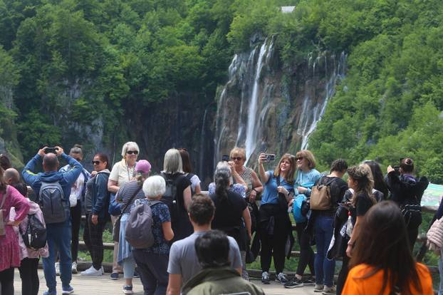 Turisti na Plitvicama