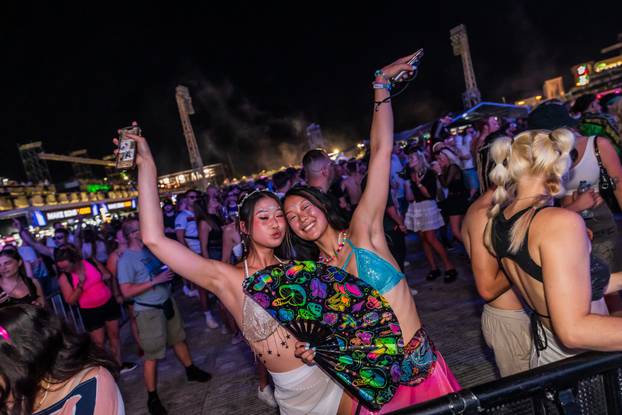 Split: Treća večer Ultra Europe Festivala, Nastup DJ-a Vini-Vici