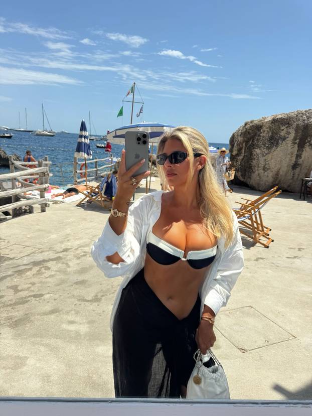 FOTO Nije mogla naći dovoljno dobar bikini za svoje savršeno tijelo pa ih sada dizajnira sama