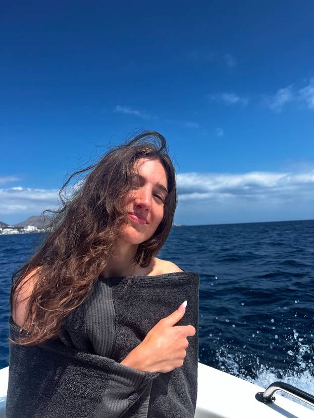 Stefania gađa kao alkar u sridu! Pogledajte ljepoticu iz Cortine