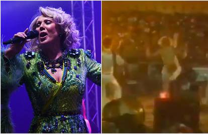 VIDEO Brena se prije 41 godinu na koncertu udarila nogom u glavu, a zatim nastavila pjevati