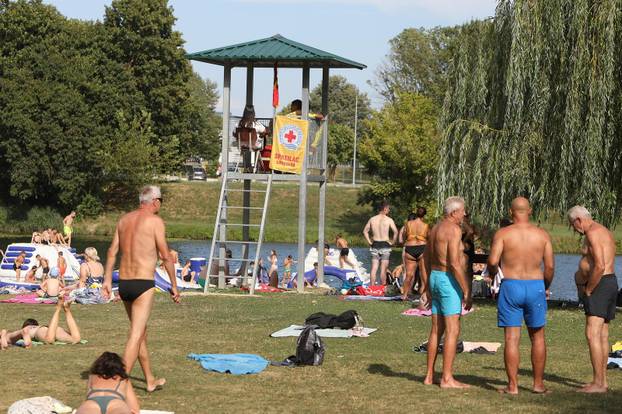 Karlovac: Osvježenje u rijeci Korani