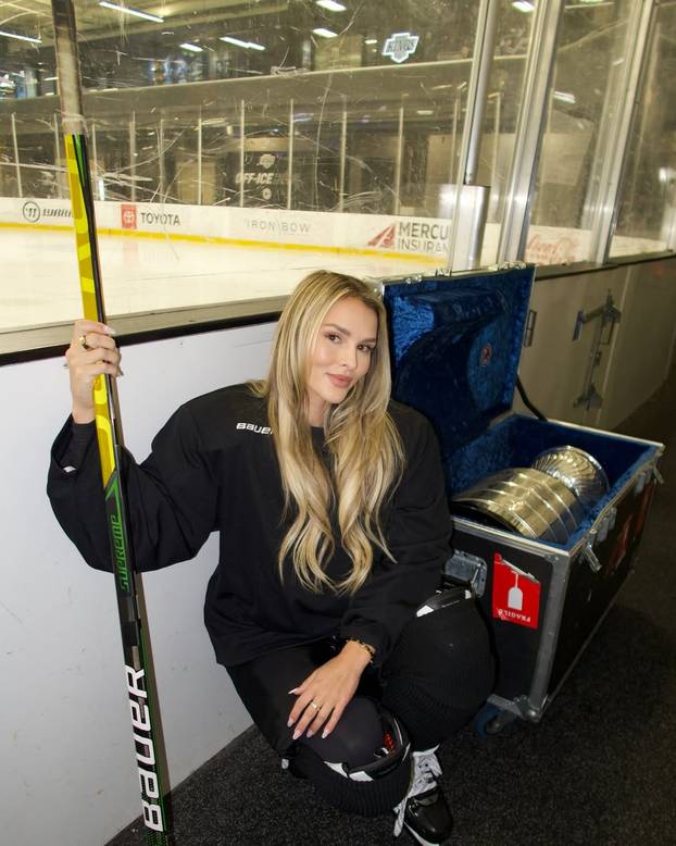 Polugola upala na finale Lige prvaka, dečko joj gazio po autu Sanadera, evo gdje je danas