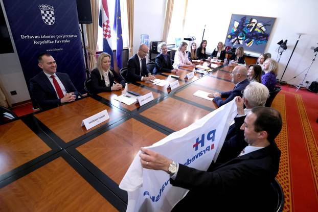 Zagreb: Pravedna Hrvatska predala kandidature DIP-u