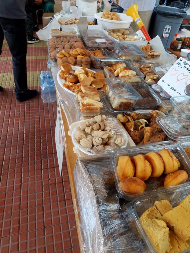 FOTO Za svakog ima ponešto! Prosvjednike u Beogradu čekala hrana, ovo je danas na meniju