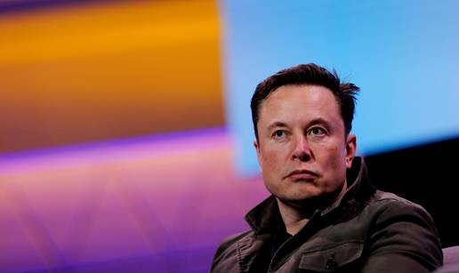 Nakon kupovine udjela Elon Musk tvitao: 'Umire li Twitter?'