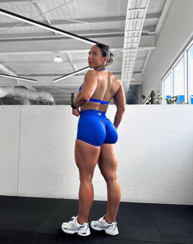 Ona diktira pravila u fitnessu - pa pogledajte samo te noge!
