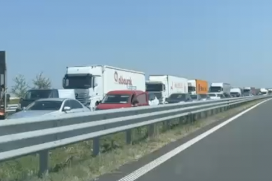 Kolona na autocesti