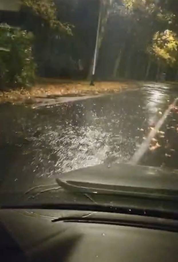 Nevrijeme pogodilo Zagreb. Vatrogasci su imali više od 50 intervencija! Pogledajte fotke