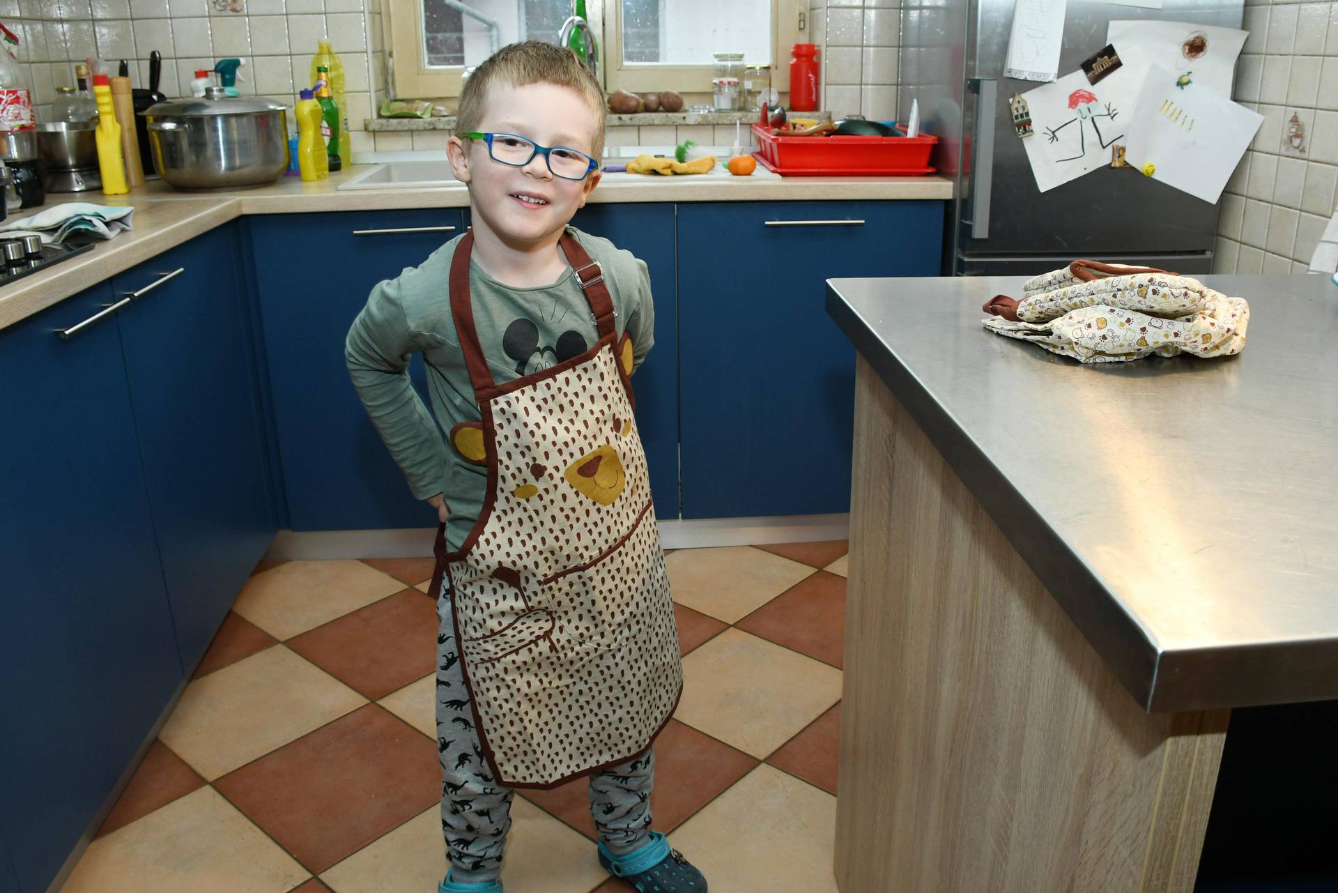 Petrinja: 5-godišnji Bartol s roditeljima je pripremao jela za volontere koji su pomagali nakon potresa
