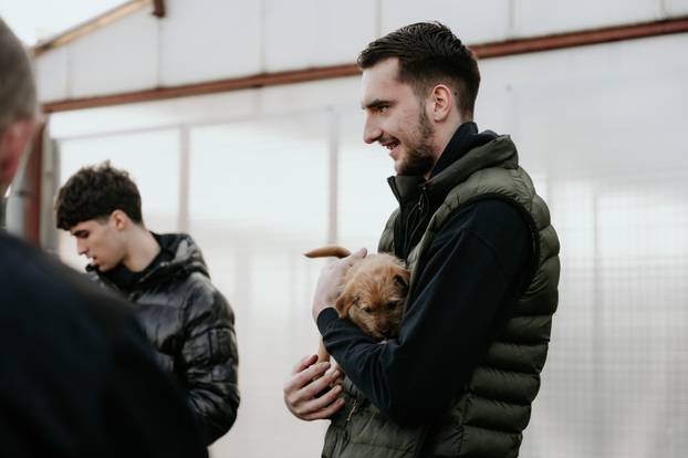 FOTO Igrači Cibone darovali su njuškice u Dumovcu i u vrijeme blagdana pokazali veliko srce