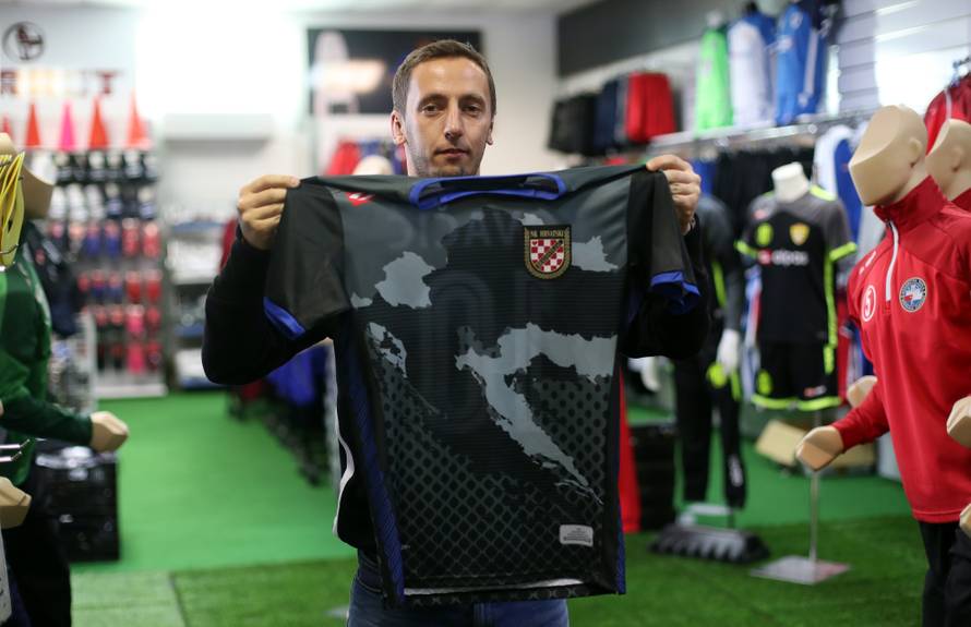 Lijepa li si: Novi dizajn dresa Dragovoljca baš je prekrasan