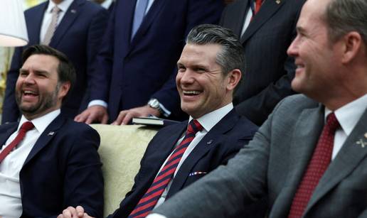 Trumpov savjetnik dodao je novinara u grupu i otkrio tajne ratne planove: On je j**eni idiot