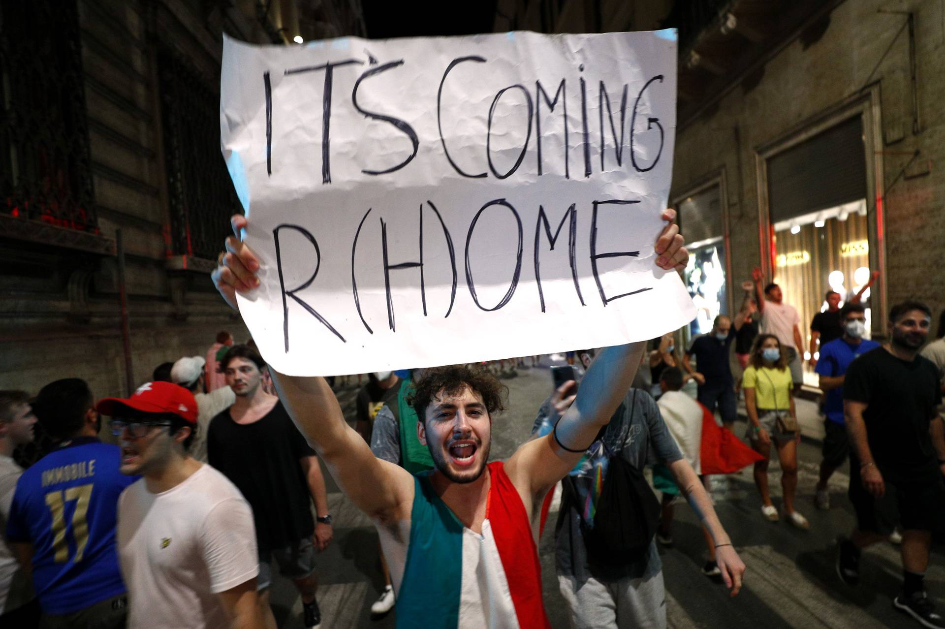 Euro 2020 - Final - Fans gather for Italy v England