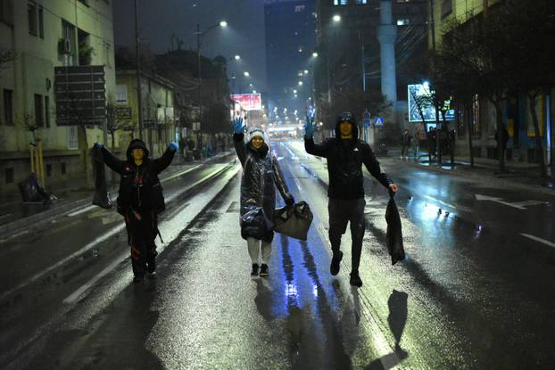 Niš: Svi građani i studenti nakon prosvjeda očistili ulice kao da prosvjeda nije niti bilo