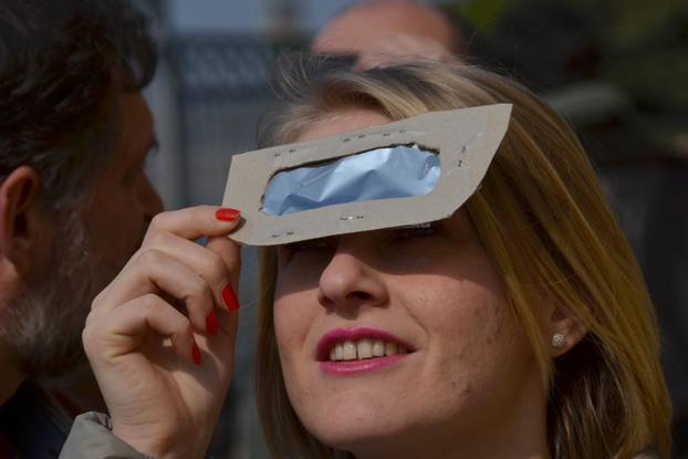 Pula: Astronomsko društvo Istra organiziralo promatranje djelomi?ne pomr?ine Sunca 