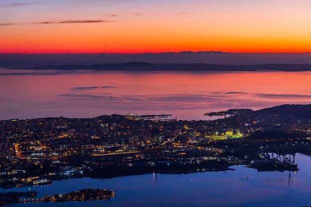 Bajkoviti zalazak sunca iznad Kozjaka