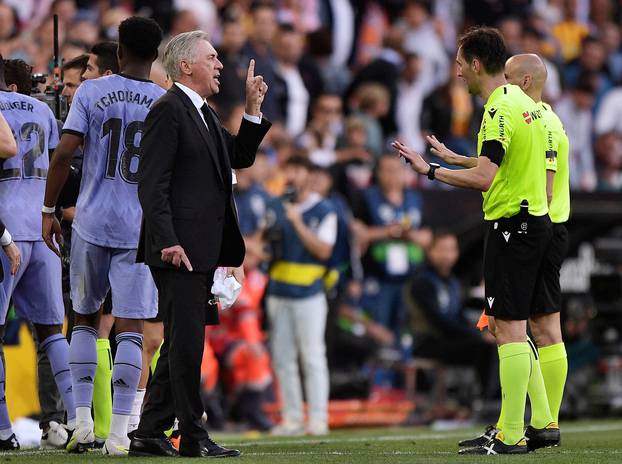 LaLiga - Valencia v Real Madrid