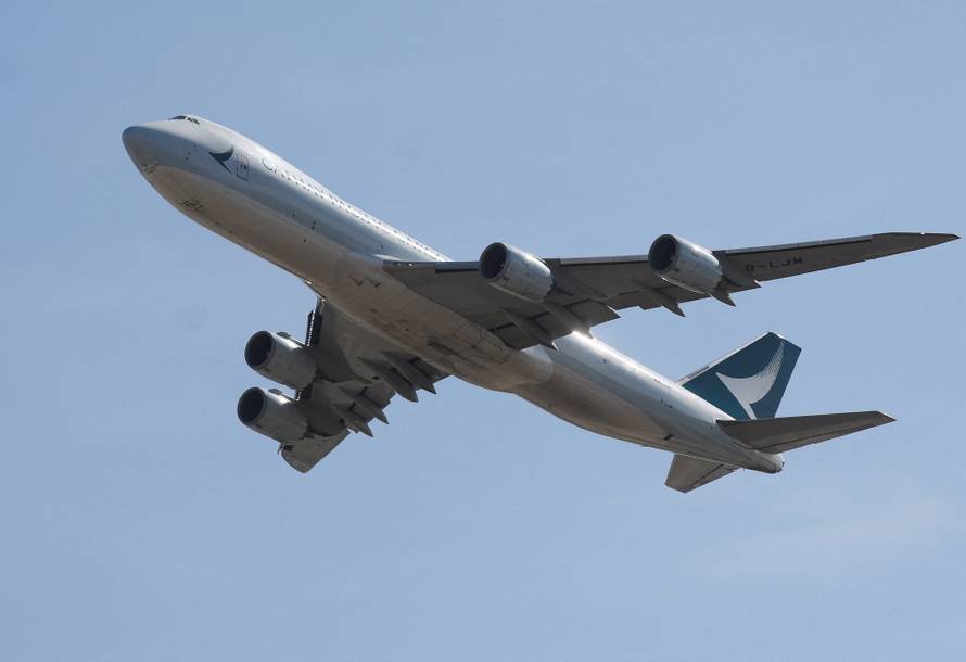 Mexican President Sheinbaum disagrees with U.S. revoking 13 Mexican airline routes