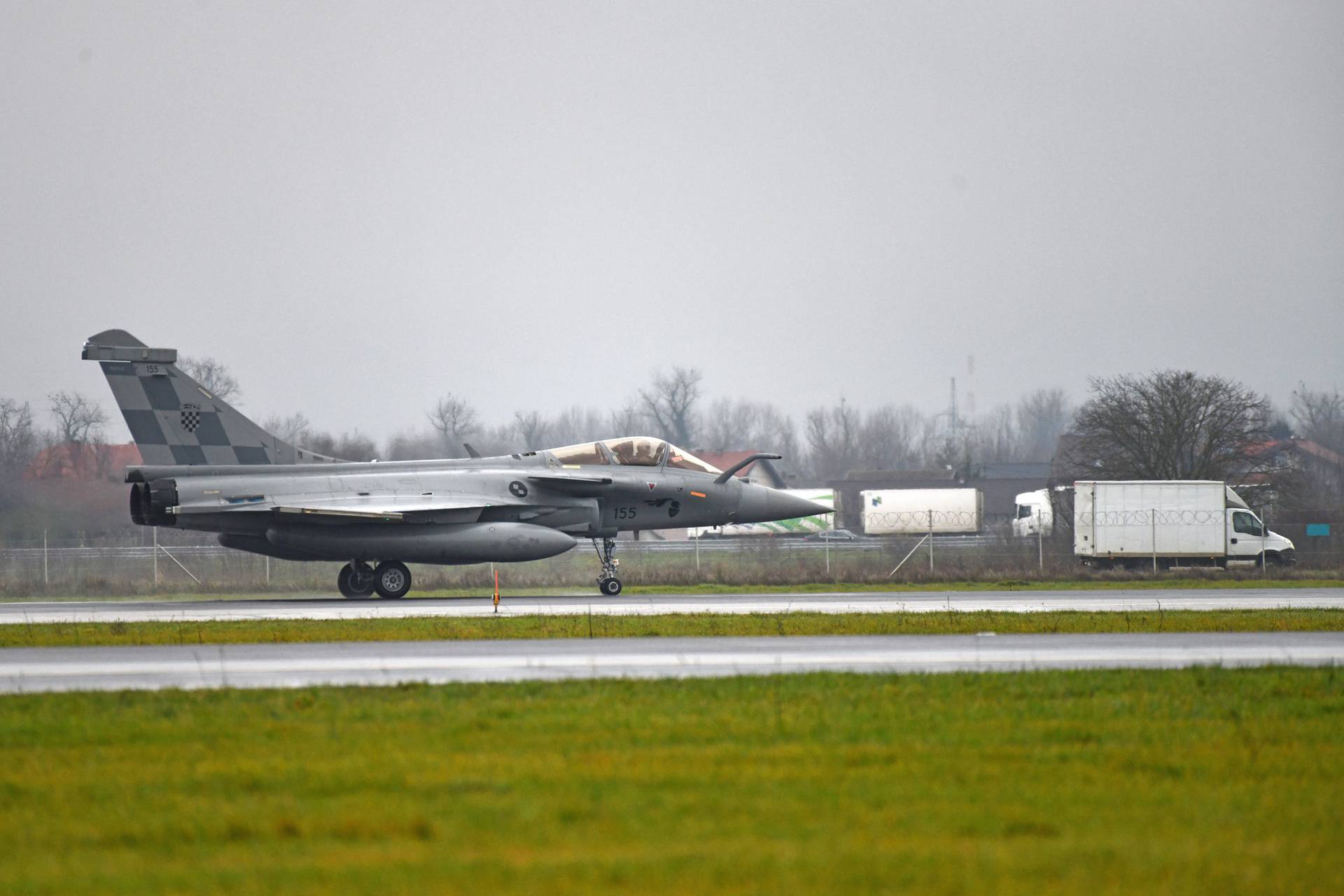 FOTO U Hrvatsku stigao osmi borbeni avion Rafale: 'Ovo je značajan trenutak za vojsku'