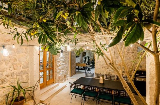 FOTO Dvor Pitve Villas: Mir i autentičnost otoka Hvara u malom dalmatinskom selu
