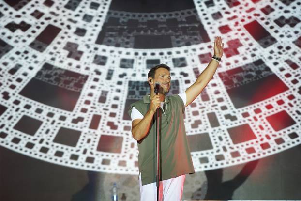 Beograd: Jedan od najpopularnijih grčkih pjevača, Nikos Vertis, održao koncert na stadionu Tašmajdan