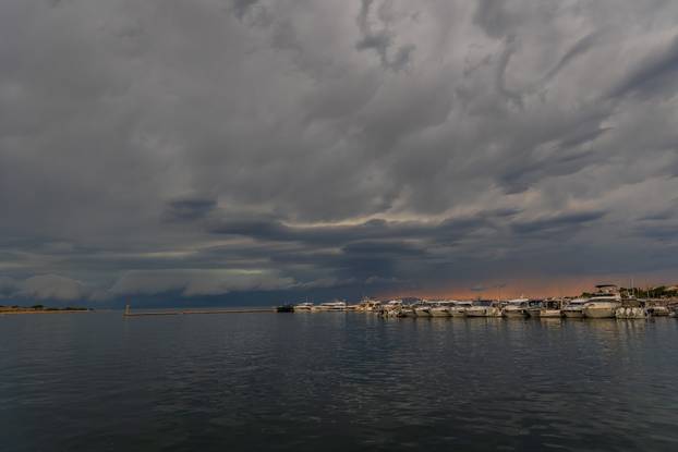 Novalja: Dolazak olujnog nevremena nad Novalju