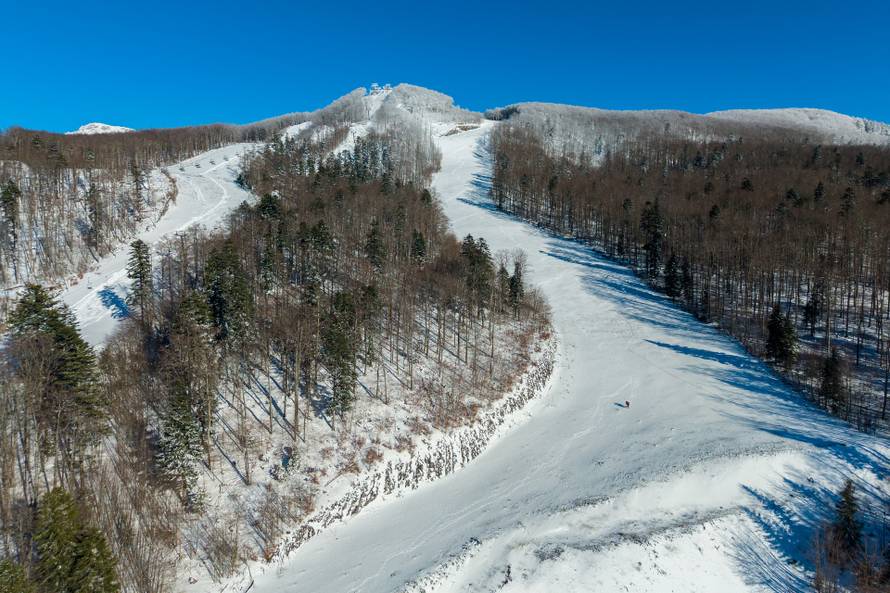 Pogled iz zraka na skijalište Platak pod snijegom