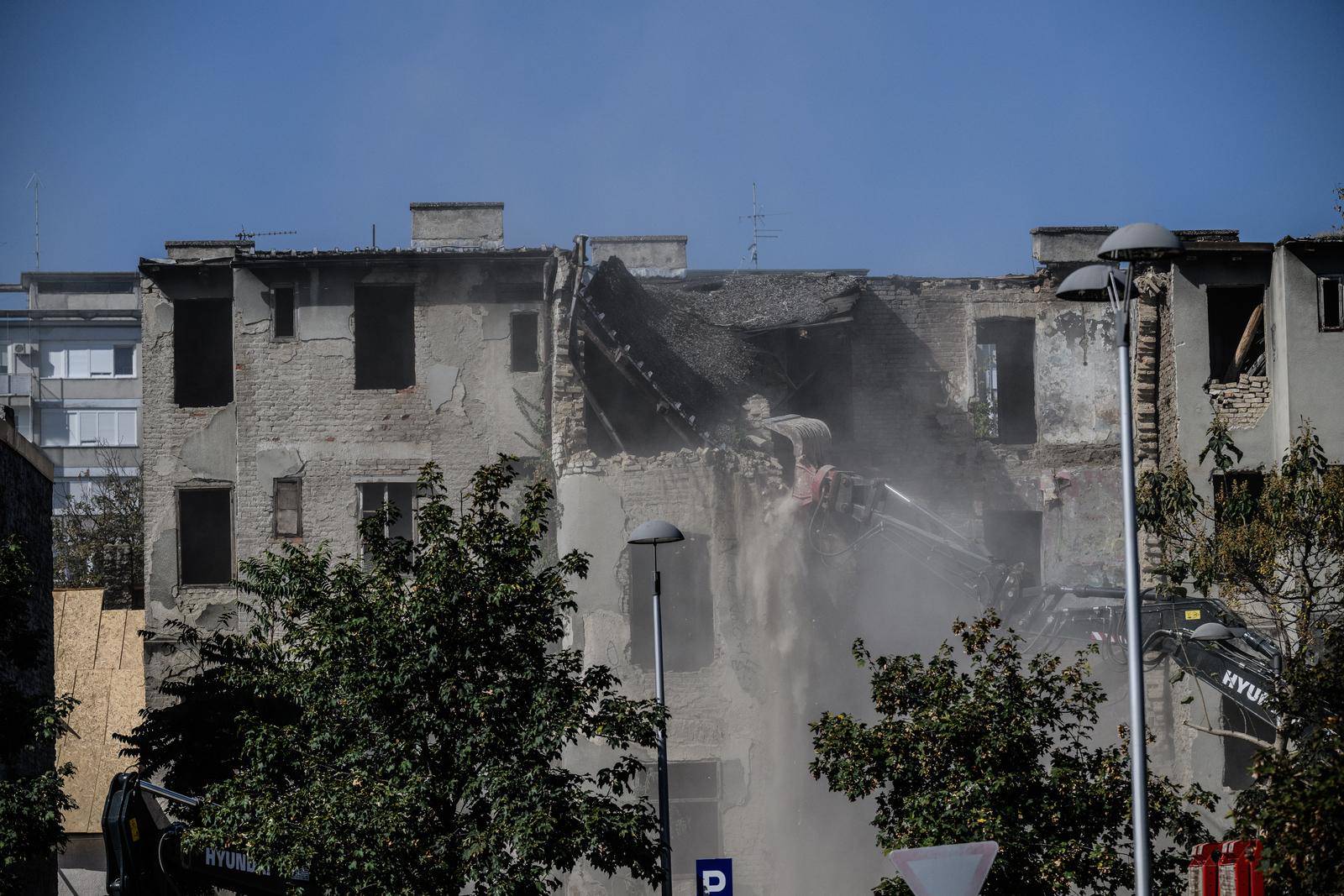 Zagreb: Rušenje zgrade u Paromlinskoj 