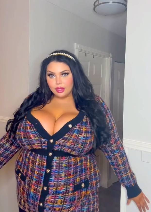 FOTO Bujno, bujnije - Alex! 'Ja sam velika cura.  Zaslužujemo se zabavljati. Znaju me vrijeđati...'