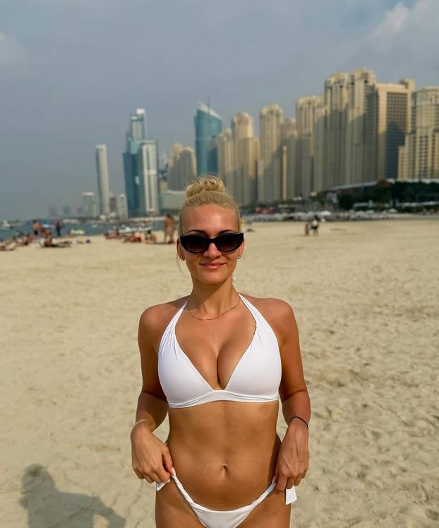 FOTO Zanosna plavuša bodrit će češkog golmana protiv Hrvatske