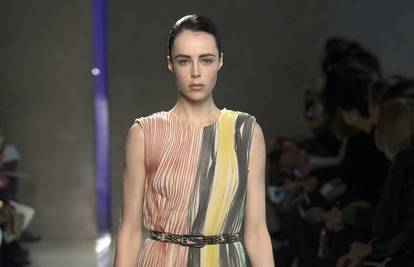 Bottega Veneta donosi look moderne žene za svaki dan