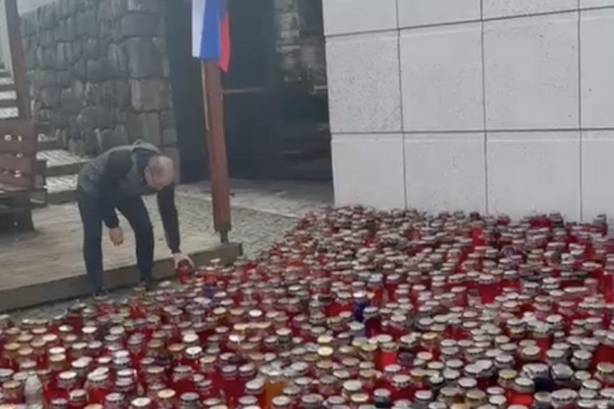 Suze i svijeće za ubijenog oca u Novom Mestu