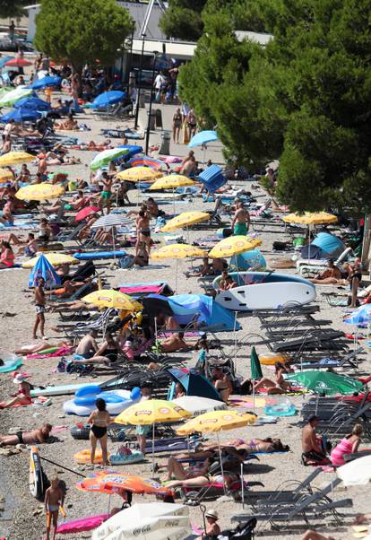 FOTO Prepune plaže u Vodicama