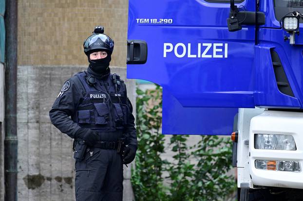 German interior ministry conducts searches of Islamic centers