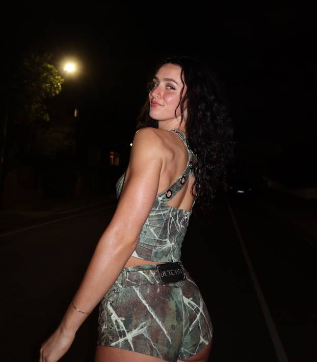 FOTO Tijelo joj je spektakl i nema ni grama masti: Ovako izgleda savršena trenerica!