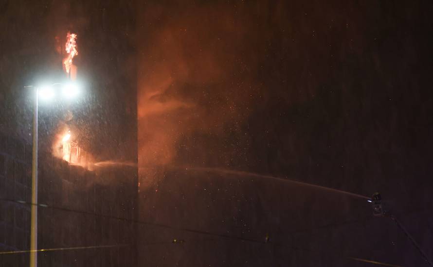 Zagreb: Pozar u Vjesnikovom neboderu