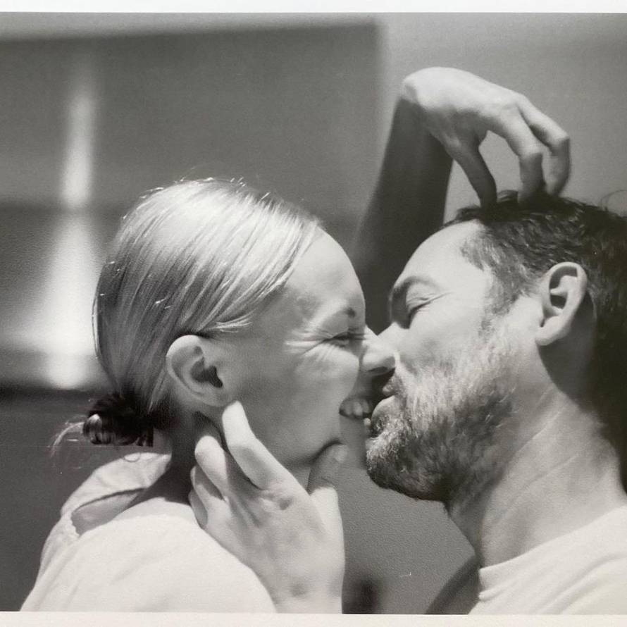Glumica Kate Bosworth objavila fotku na kojoj ljubi supruga, sve je šokirao opis: 'Rastajemo se!'