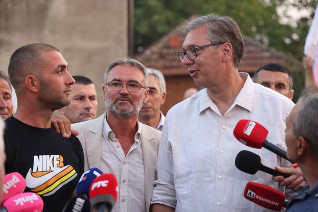 Aleksandar Vučić u obilasku je Jablaničkog okruga