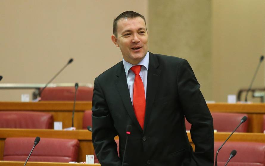 SDP: Premijer ima povrijeđen ego, a učitelji pate zbog toga