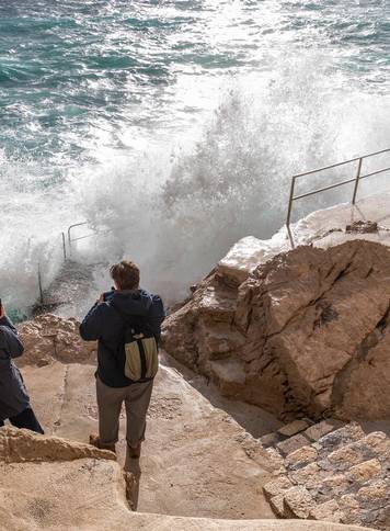 Dubrovnik: Potraga za tijelom mu&scaron;karca kojeg su povukli valovi je obustavljena