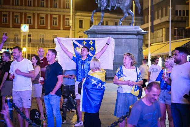 Zagreb: Slavlje navijača nakon pobjede BiH nad Katarom 3-1