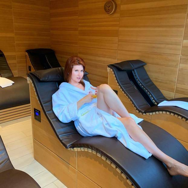 FOTO Ljubavnica Billa Gatesa 'ulovljena' s ruskom Agenticom 90-60-90. Iskoristio je i Epstein